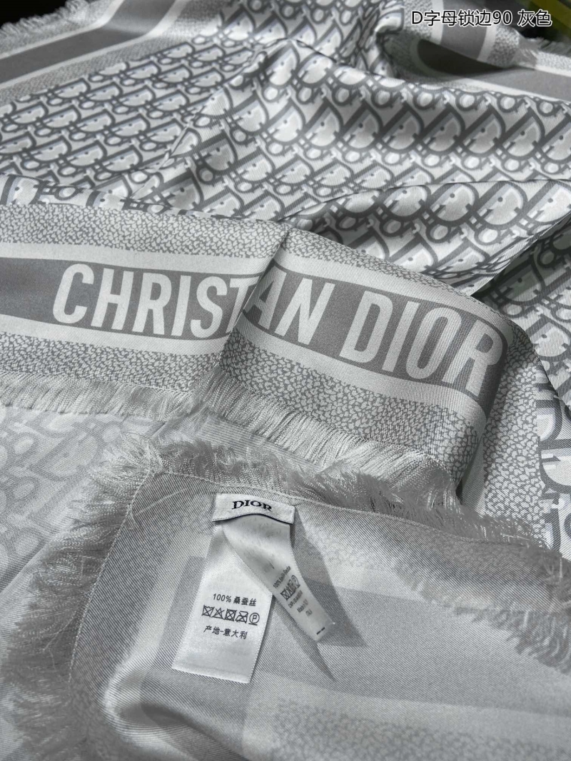 CHRISTIAN DIOR